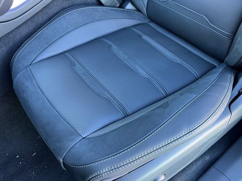 Used 2025 Mercedes-Benz GLE 53 AMG 4MATIC image 14