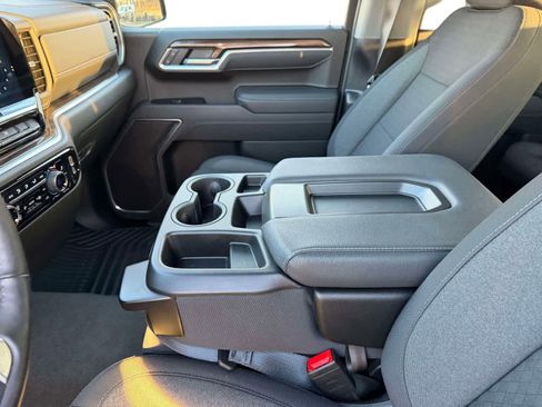Used 2025 Chevrolet Silverado 1500 LT image 22