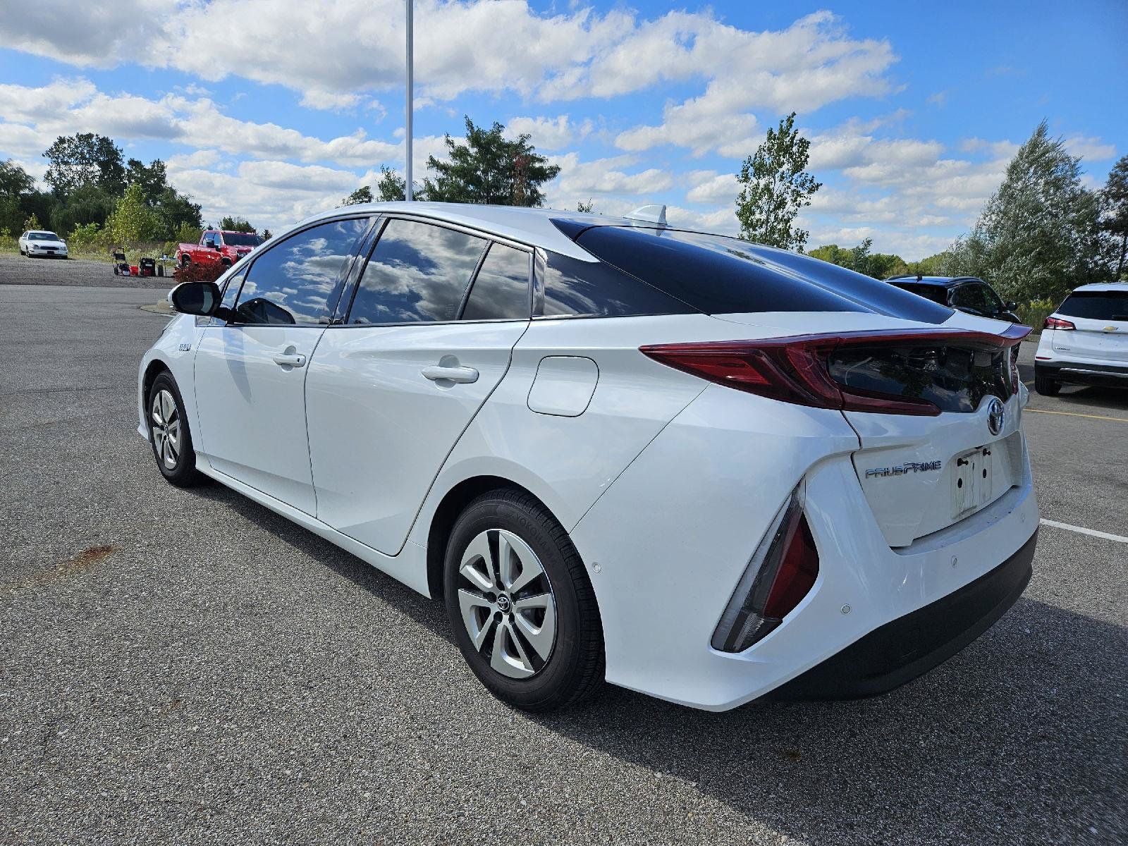 Used 2017 Toyota Prius Prime Advanced FWD image 5