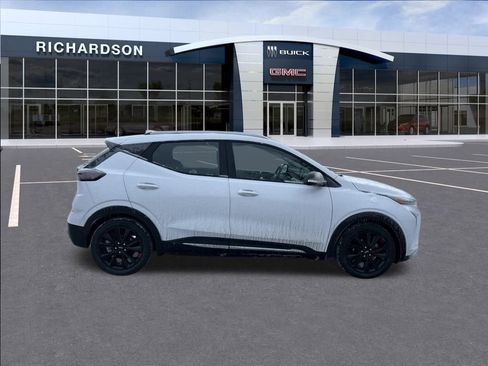 Used 2023 Chevrolet Bolt EUV Premier w/ Sun & Sound Package image 7