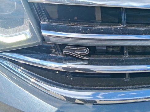 Used 2022 Volkswagen Tiguan SEL R-Line AWD/4WD image 9