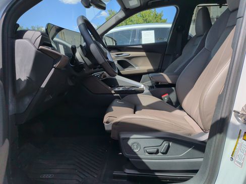 Used 2025 Audi Q5 Premium Plus w/ Premium Plus AWD/4WD image 16