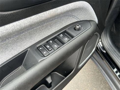 Used 2025 Jeep Compass Latitude image 14