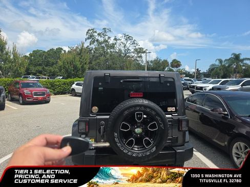 Used 2018 Jeep Wrangler Unlimited Sahara AWD/4WD image 7
