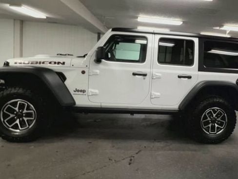 Used 2026 Jeep Wrangler Unlimited Rubicon AWD/4WD image 5