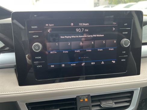 New 2025 Volkswagen Taos SE image 25