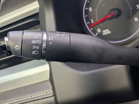 Used 2019 GMC Acadia SLT w/ Black Edition image 26