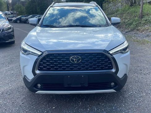 Used 2023 Toyota Corolla Cross XLE w/ Convenience Package image 12