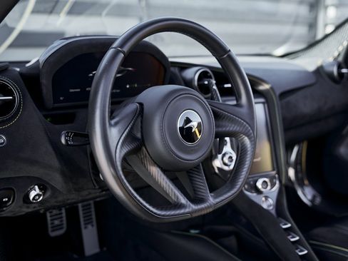 Used 2022 McLaren 720S Spider image 47