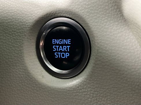 Used 2020 Toyota Corolla SE w/ SE Premium Package FWD image 23