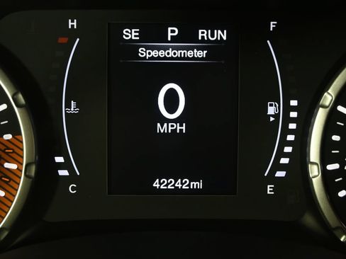 Used 2020 Jeep Renegade Latitude w/ Cold Weather Group AWD/4WD image 25
