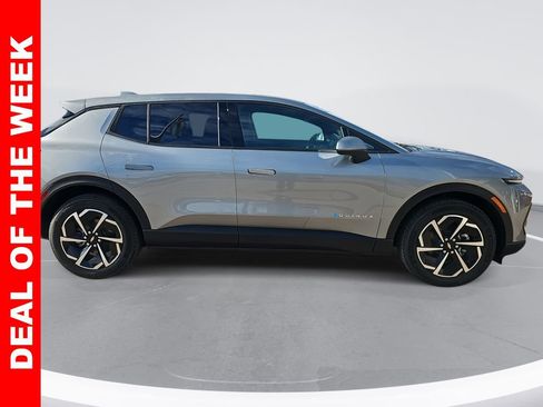 New 2026 Chevrolet Equinox EV LT image 2