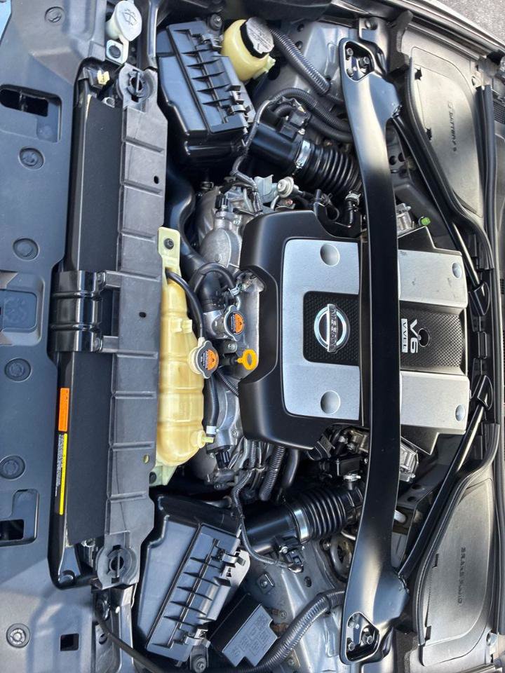 Used 2012 Nissan 370Z Touring RWD image 6