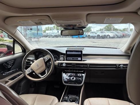 Used 2022 Lincoln Corsair FWD w/ Premium Package image 10