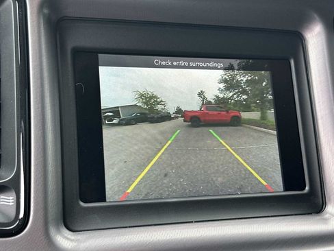 Used 2023 Dodge Challenger SXT RWD image 22