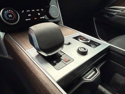 Used 2023 Land Rover Range Rover SE image 26