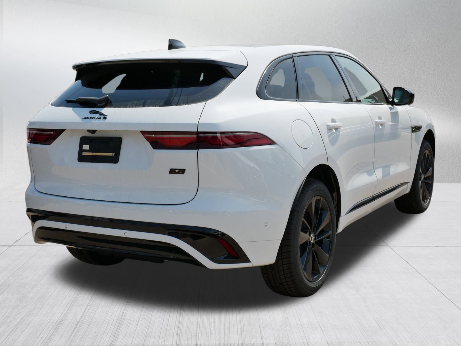 New 2026 Jaguar F-PACE R-Dynamic S AWD/4WD image 2