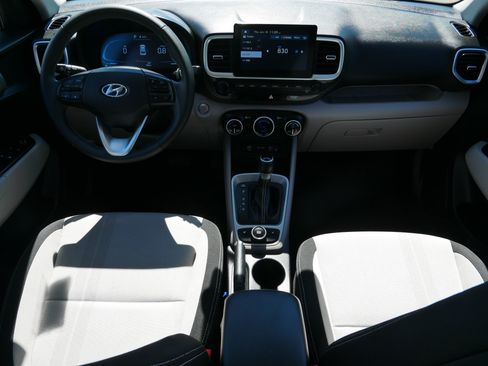Used 2026 Hyundai Venue SEL FWD image 10