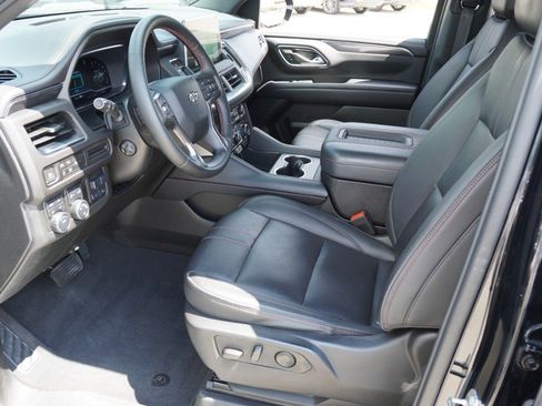 Used 2024 Chevrolet Suburban RST w/ Luxury Package AWD/4WD image 12