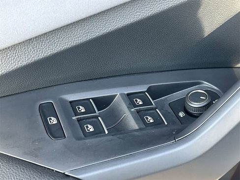 New 2026 Volkswagen Jetta SE image 17