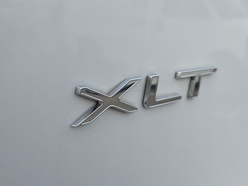 Used 2024 Ford Transit 350 XLT RWD image 11