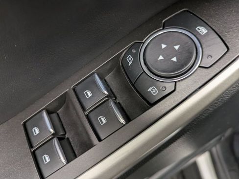 Certified 2023 Ford Explorer XLT image 9