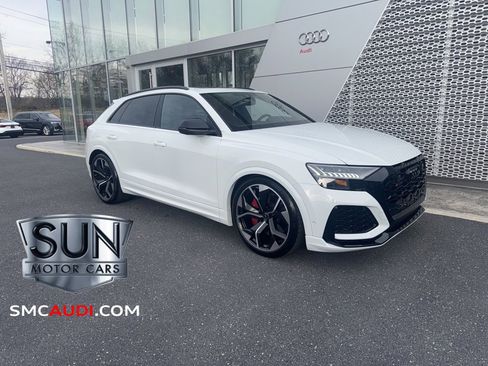 Used 2024 Audi RS Q8 w/ Black Optic Package image 1