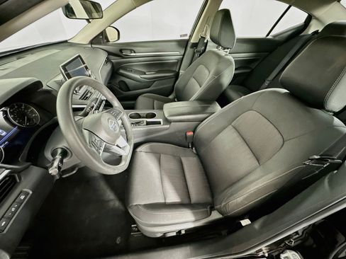 Used 2022 Nissan Altima 2.5 SV FWD image 13