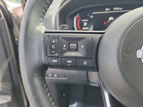 Used 2024 Nissan Rogue SL FWD image 22