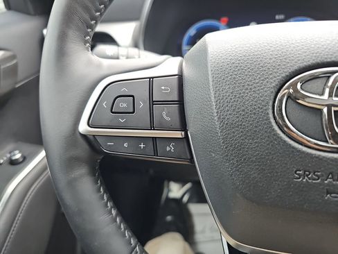 Used 2024 Toyota Highlander Platinum image 22