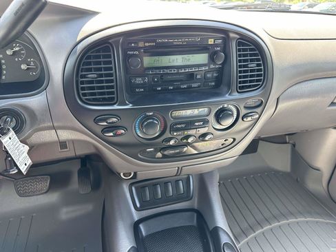 Used 2007 Toyota Sequoia SR5 RWD image 16