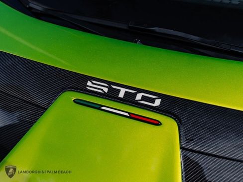Used 2023 Lamborghini Huracan STO RWD image 12