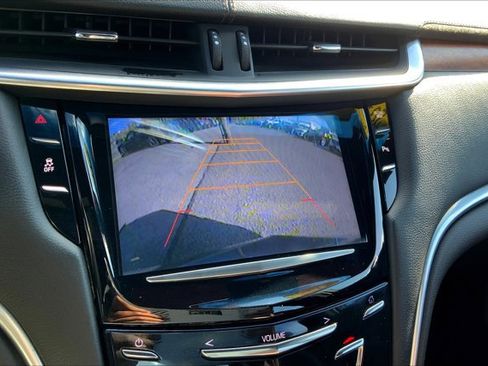 Used 2015 Cadillac XTS Luxury image 21