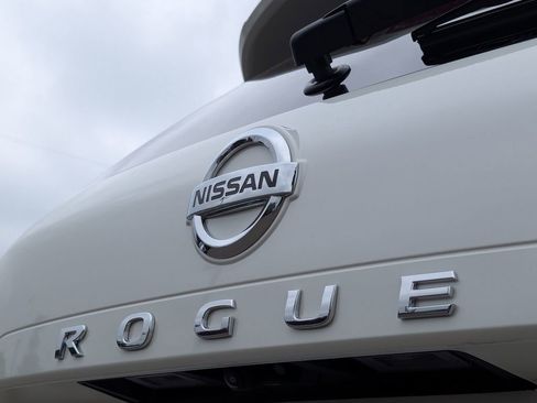 Used 2021 Nissan Rogue SL AWD/4WD image 31