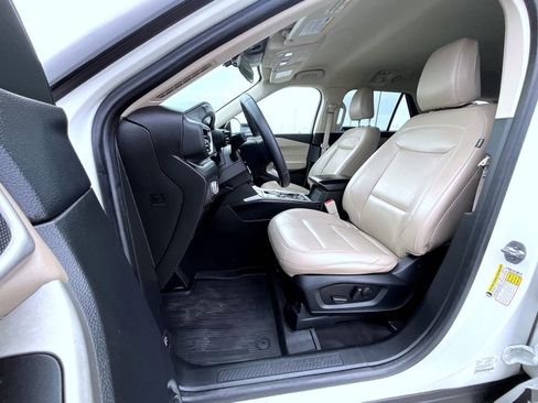 Used 2022 Ford Explorer XLT w/ Equipment Group 202A image 10