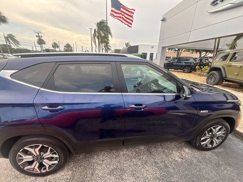 Used 2022 Kia Seltos EX AWD/4WD image 9