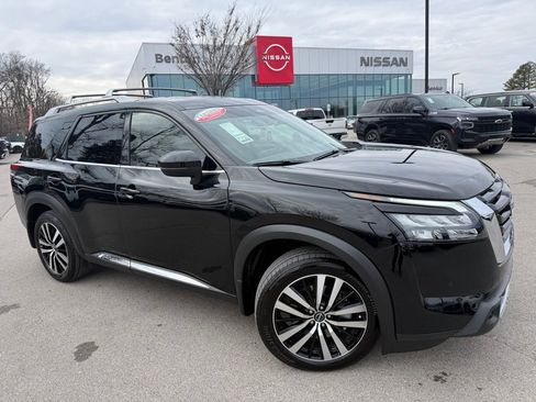 Certified 2025 Nissan Pathfinder Platinum image 52