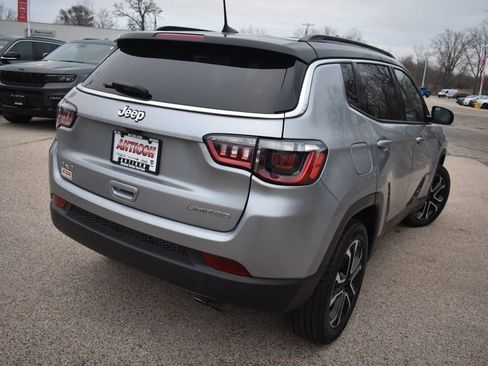 Used 2022 Jeep Compass Limited image 7