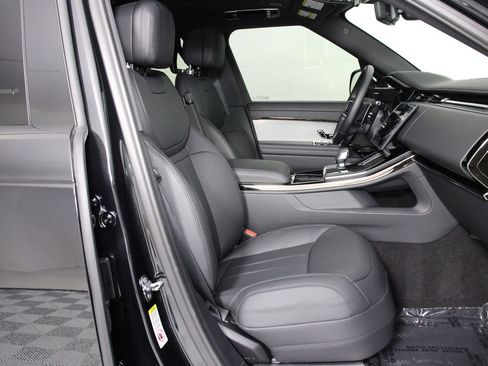 Used 2025 Land Rover Range Rover Sport SE AWD/4WD image 29