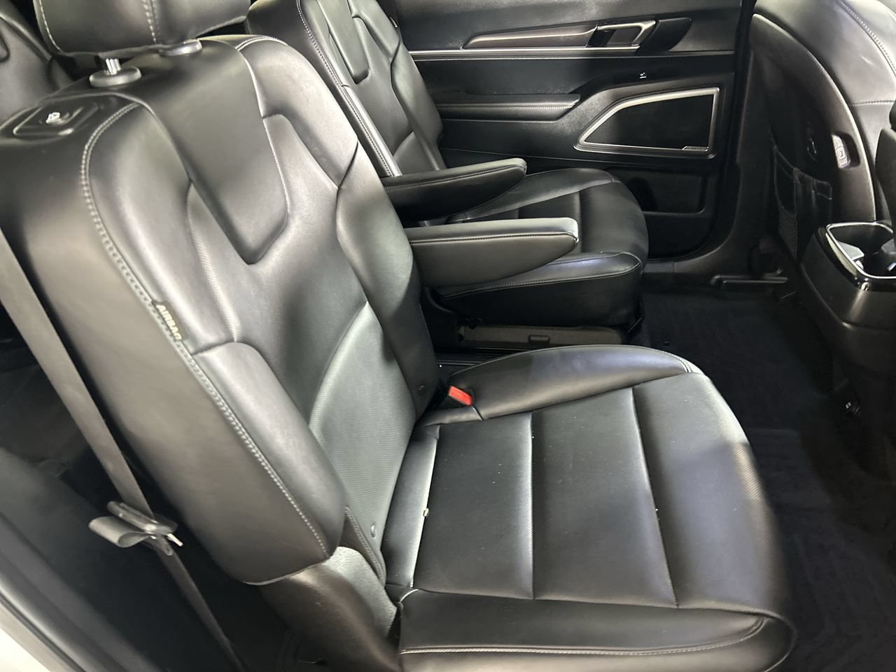 Used 2025 Kia Telluride S FWD image 26