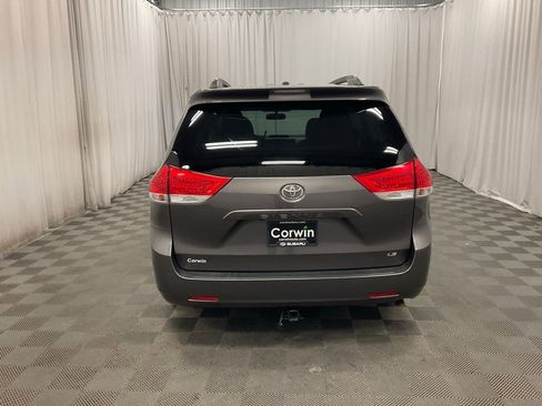 Used 2013 Toyota Sienna LE image 4