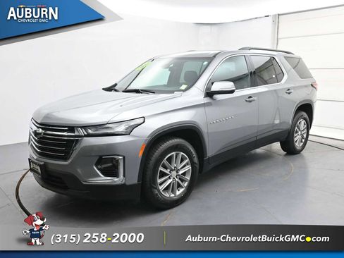 Used 2023 Chevrolet Traverse LT AWD/4WD image 2
