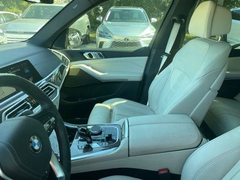 Used 2022 BMW X5 sDrive40i w/ Premium Package RWD image 9