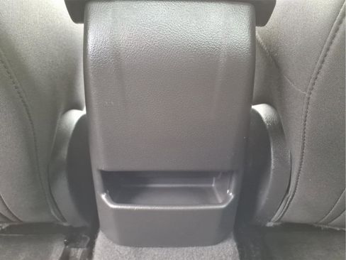 Used 2018 Ford Focus SE FWD image 13