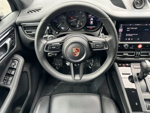 Used 2025 Porsche Macan image 15