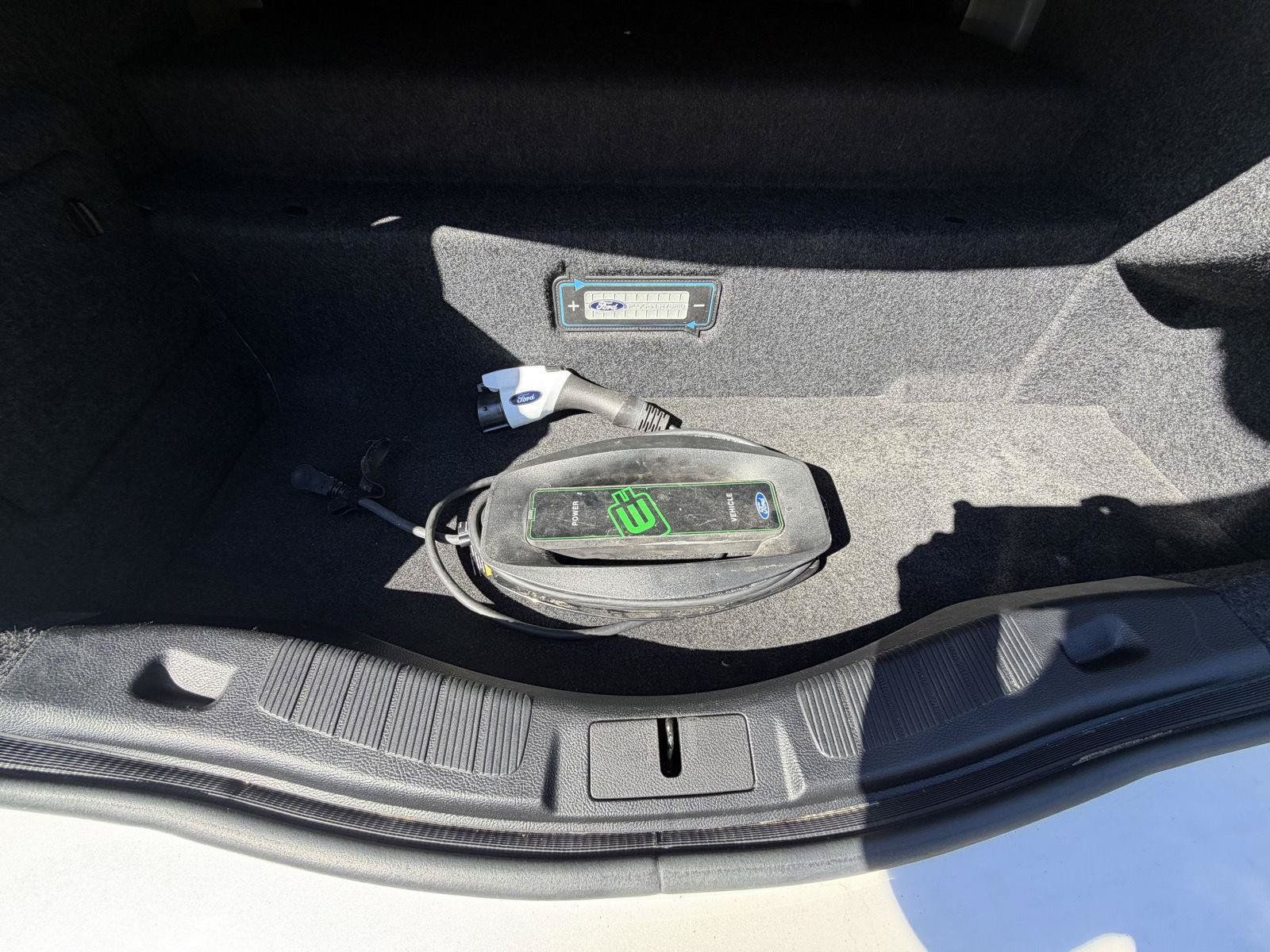Used 2017 Ford Fusion Energi SE FWD image 9