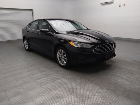 Used 2020 Ford Fusion SE FWD image 13