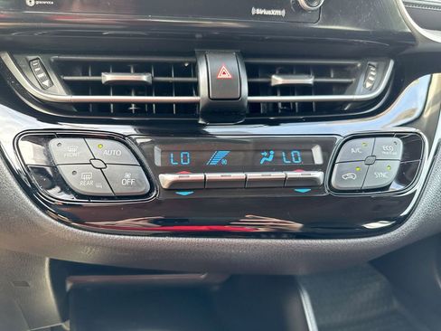Used 2021 Toyota C-HR LE FWD image 16