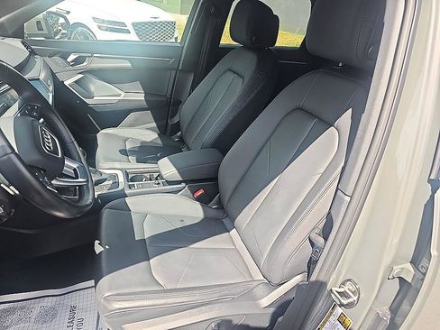 Used 2022 Audi Q3 2.0T Premium Plus AWD/4WD image 17