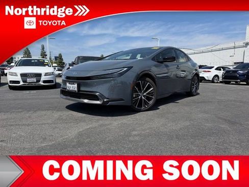 Used 2026 Toyota Prius XLE FWD image 2